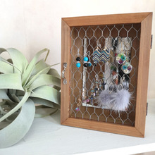 100均で作れる鏡付きピアス収納