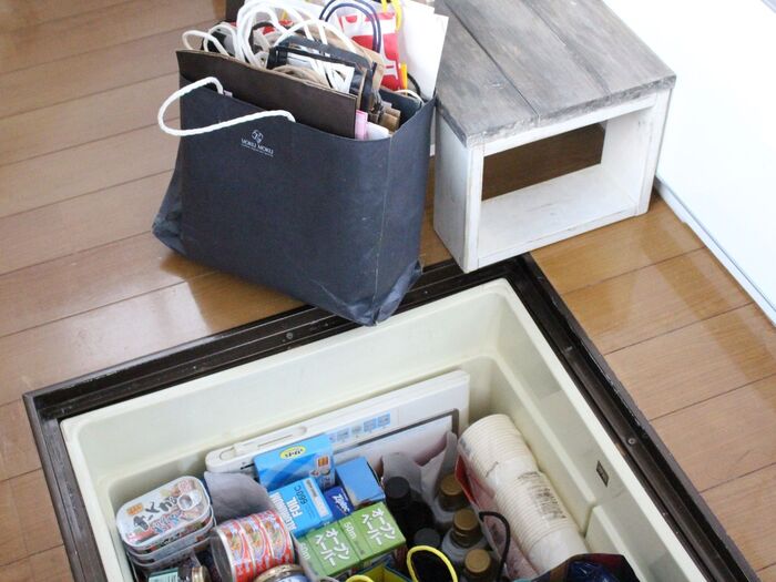 深さのある床下収納も紙袋収納で取り出しやすく♪