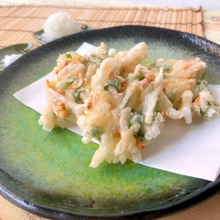 【お餅リメイク】外はサクッ、中はモチッと♪切り餅deえびと大葉のかき揚げ