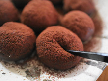 レンジでチンして捏ねるだけ♪もっちりビターなチョコ餅