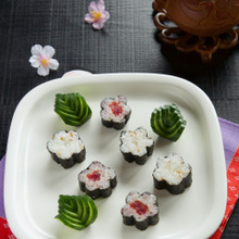 型がなくてもできる♪花型紅白太巻き