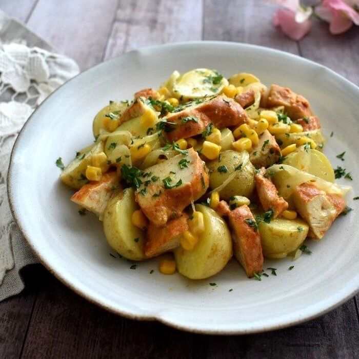 ジャーマンポテトwithタンドリーチキン風サラダチキン