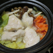 鶏むねなのにしっとり♪ 簡単・美味しい塩生姜鍋