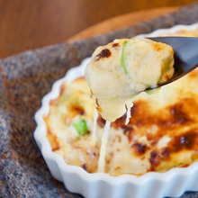 トースターまで5分! 餅とアボカドの味噌グラタン