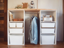 カラーボックス2個とダイソーのケースを使ってDIYで子供のミニクローゼットを作ろう!