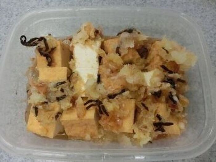 2.厚揚げを入れる