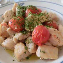 鶏むねとプチトマトの塩ガーリックソテー オリーブオイルたっぷり♪