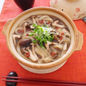 ポカポカ!しょうが鍋で楽しむうどん・ごはん「いろいろきのこのしょうが鍋うどん」