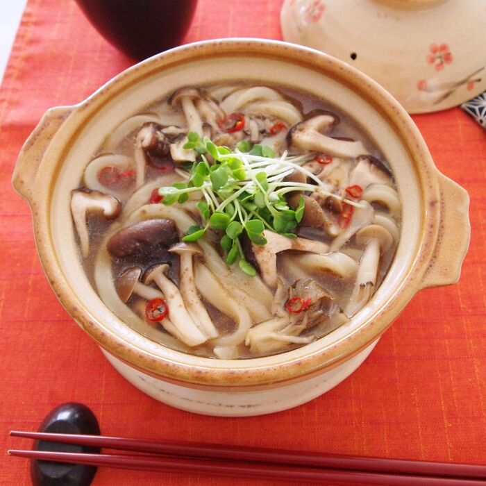 ポカポカ!しょうが鍋で楽しむうどん・ごはん「いろいろきのこのしょうが鍋うどん」