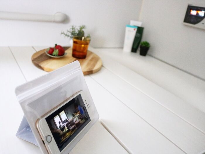 半身浴で映画観賞♪にもぴったりな防水スマホアイテム