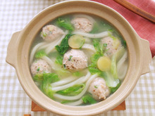 ポカポカ!しょうが鍋で楽しむうどん・ごはん「しょうが鶏団子鍋うどん」