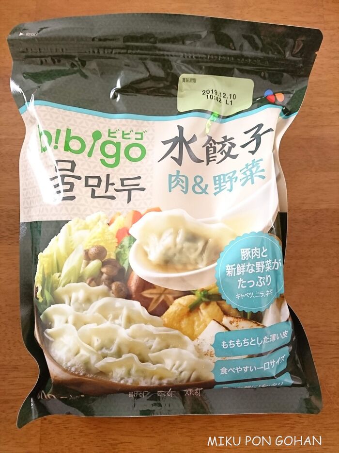 煮崩れしないひと口餃子。パンチの効いた韓国らしい味!