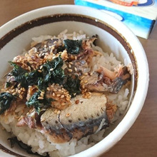 ズボラのランチ。オイルサーディンのっけご飯