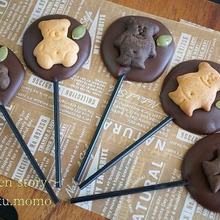 なんて簡単!板チョコにアレを入れるだけで、口どけ滑らかなチョコに変身♩(ロリポップチョコ)