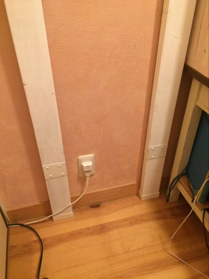 2×4のジョイント部品は短い方が下になるよう設置する。