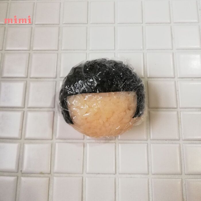 ③おにぎりの下準備をします。