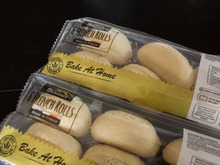 話題のメニセーズが通路に山積み!