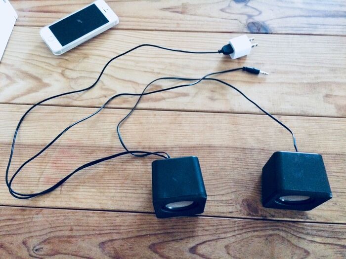 ダイソースピーカーはこんな感じ。