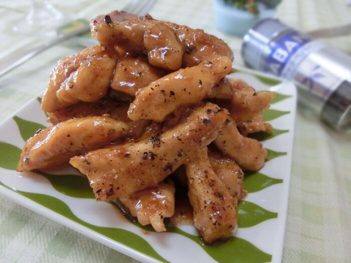 4.黒胡椒をたっぷりめにかける