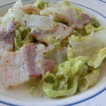 15分で簡単シチュー風☆ 白菜とベーコンの蒸しチーズ煮