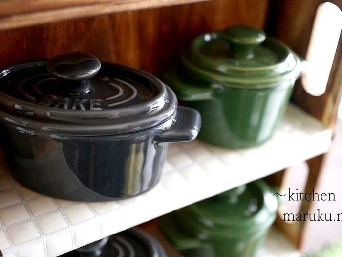 食器棚の中をアップ。