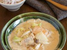 ご飯と食べたい 白菜とサーモンの味噌クリームシチュー