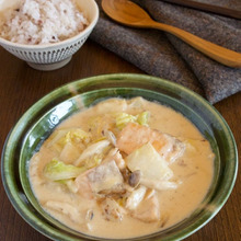 ご飯と食べたい 白菜とサーモンの味噌クリームシチュー