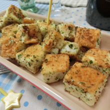 おつまみにもおやつにも♪ コロコロはんぺんのチーズ焼き