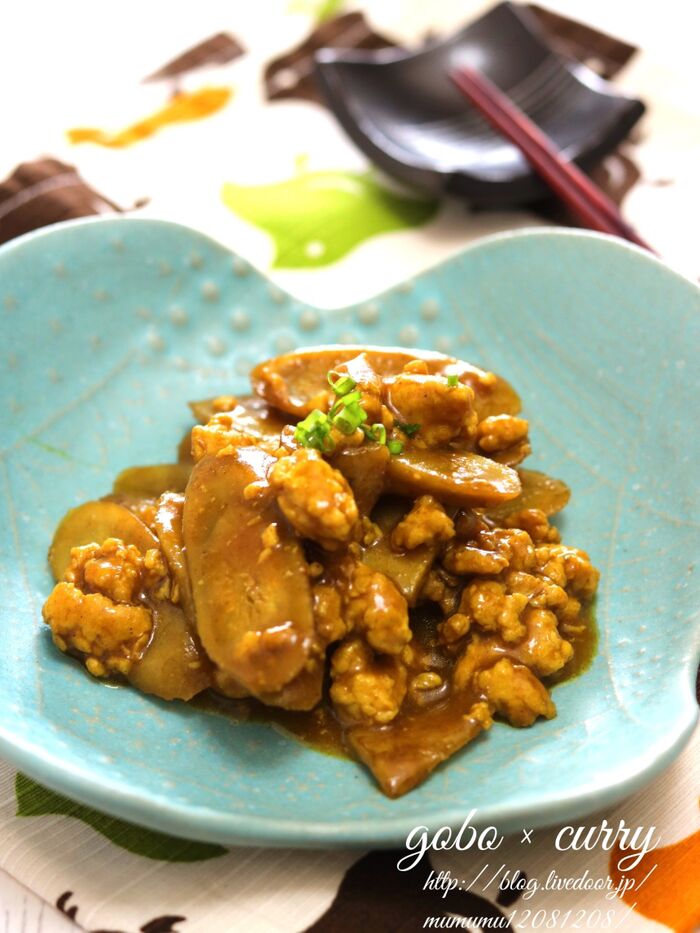 ごぼうと鶏そぼろのカレー炒め。