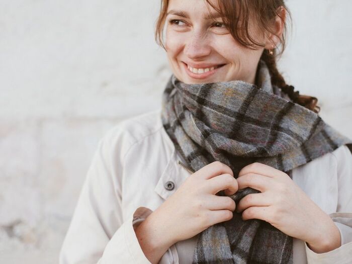 マフラー・ストールの洗濯方法・ 干し方!臭いの取り方