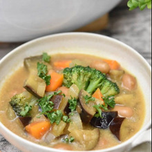 栄養満点!野菜たっぷり大豆入り玄米あまざけカレースープ