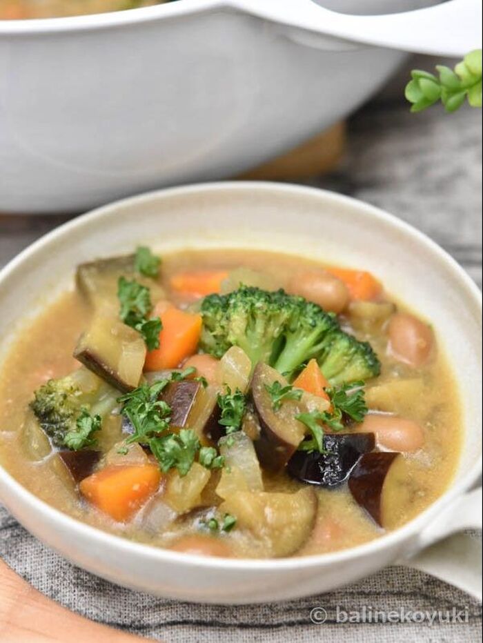 栄養満点!野菜たっぷり大豆入り玄米あまざけカレースープ