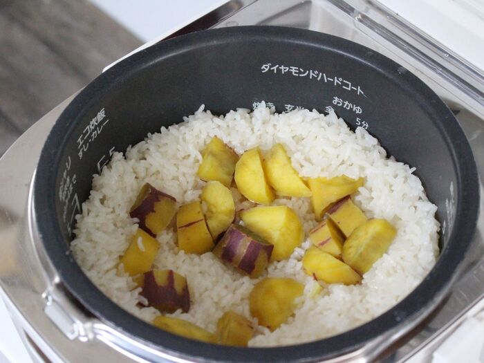 簡単お手軽『炊き込みお芋ご飯』栗みたいでホクホク美味しいです♪