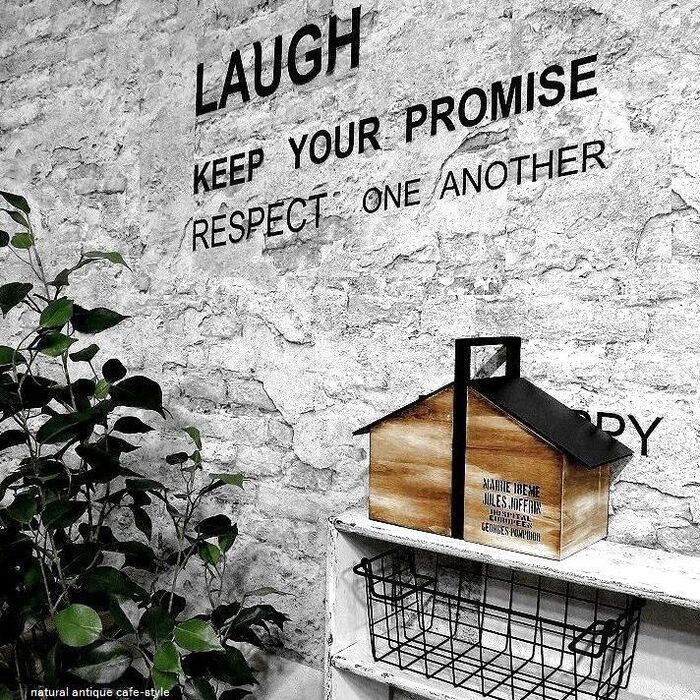 100均の木箱とフォトフレームで可愛いおうち型BOX♪