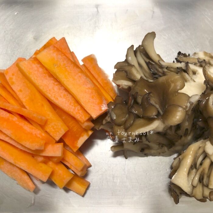 ①舞茸は食べ応えを出すために、大きめに!