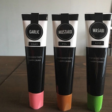 冷蔵庫をスッキリとモノトーン化してくれる薬味シール