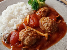 ごはんに良く合う♡ミートボール入りトマトシチュー