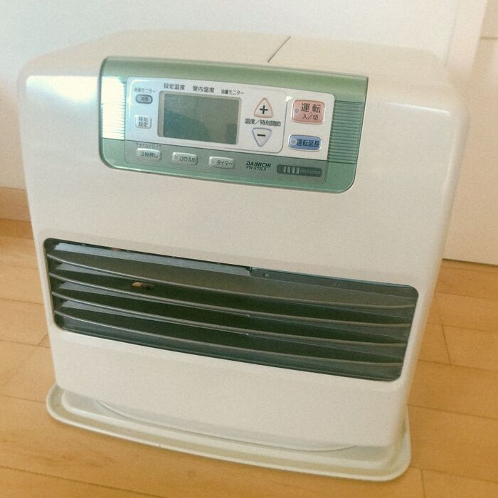リビング床掃除、暖房器具ラクラク移動