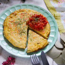 混ぜて焼くだけ♪余ったポテサラアレンジ♡【スパニッシュオムレッツ】