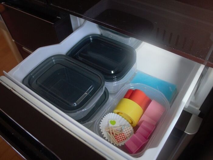 ポイント２）食品保存容器やお弁当箱を冷凍室に収納