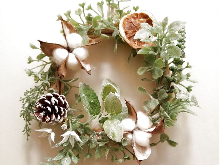 【100均材料で作る】玄関に緑を?リース