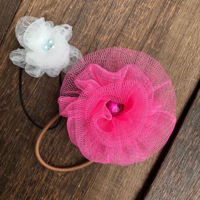 材料まさかのアレ!?で作るお花のヘアゴム