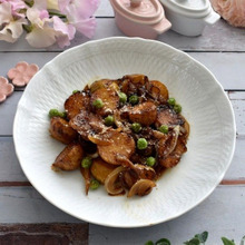 レンチンでほくほく!新じゃがと新タマネギの焼きそば風味