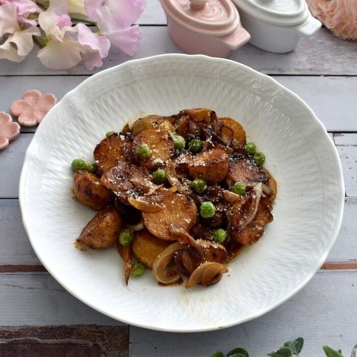 レンチンでほくほく!新じゃがと新タマネギの焼きそば風味