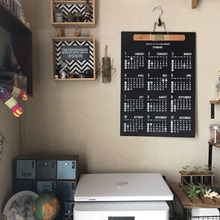 高見え‼️セリアのカレンダーをオシャレにかざろう❗️壁だけでなく場所を選ばず飾る事ができます!