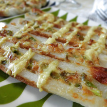 グリルで6分☆ 梅マヨおかかのちくわボート焼き