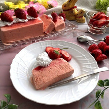 ビタミンたっぷり!いちごとハチミツのセミフレッド