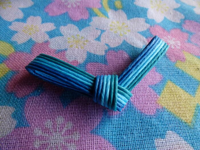 乾くとボンドも目立たなくなります。