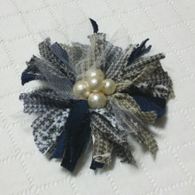 ハギレでコサージュ風ヘアアクセサリーをハンドメイド