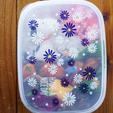 蓋に着目!花柄のお弁当箱